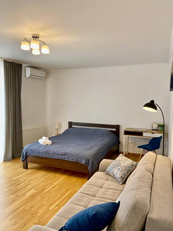 Cozy Apartment Next To The Park Ternópil Exterior foto