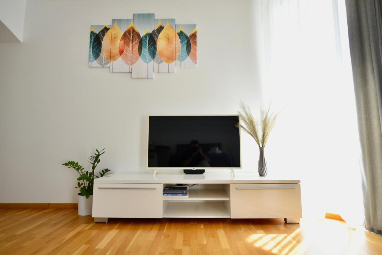 Cozy Apartment Next To The Park Ternópil Exterior foto