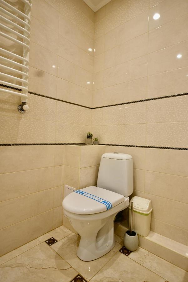 Cozy Apartment Next To The Park Ternópil Exterior foto